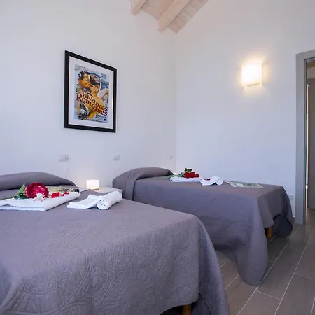 Paradiso Di Penthouse דירה מנאג'יו